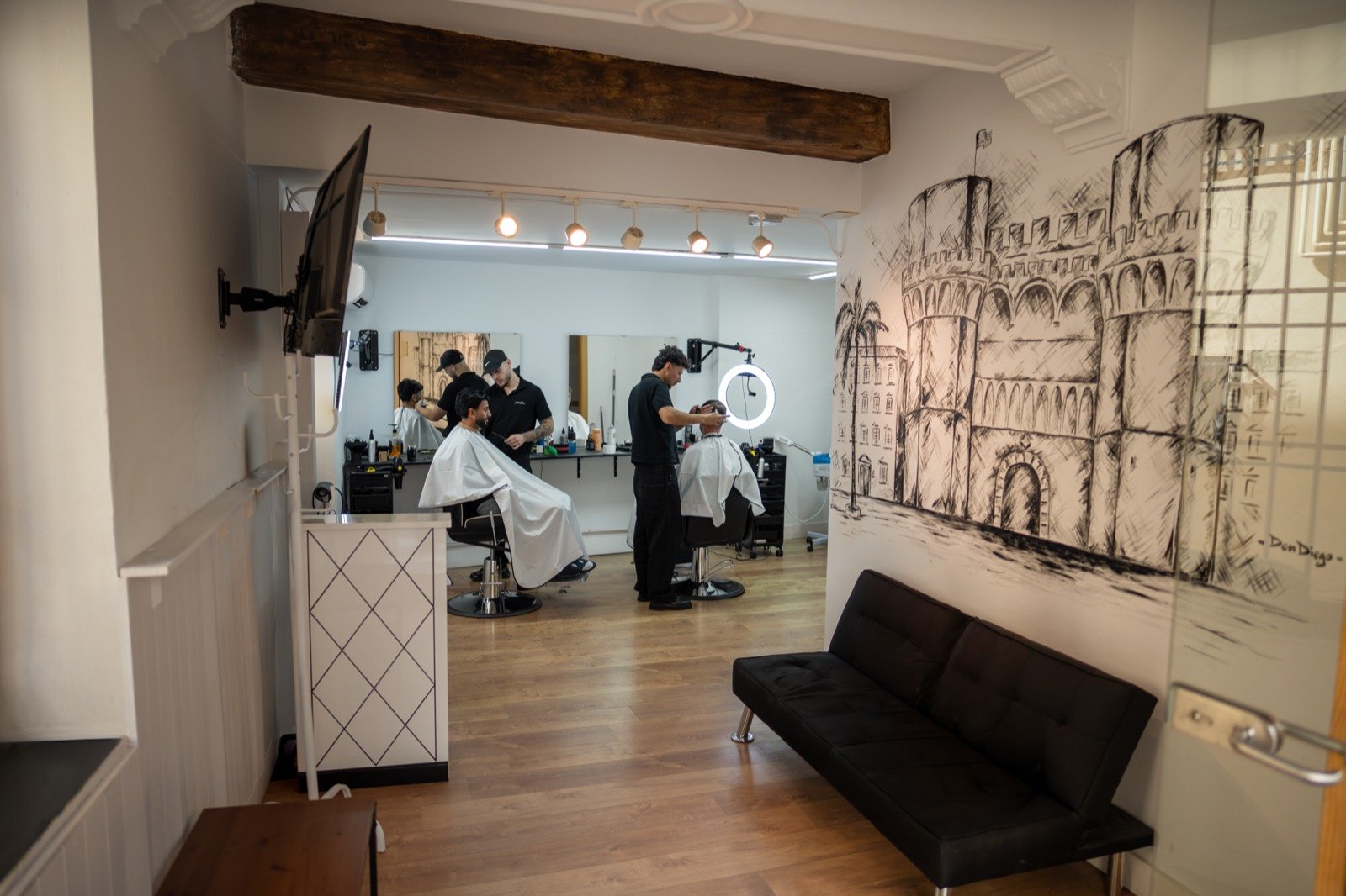 Interior de Barber Shop Valencia El Carmen